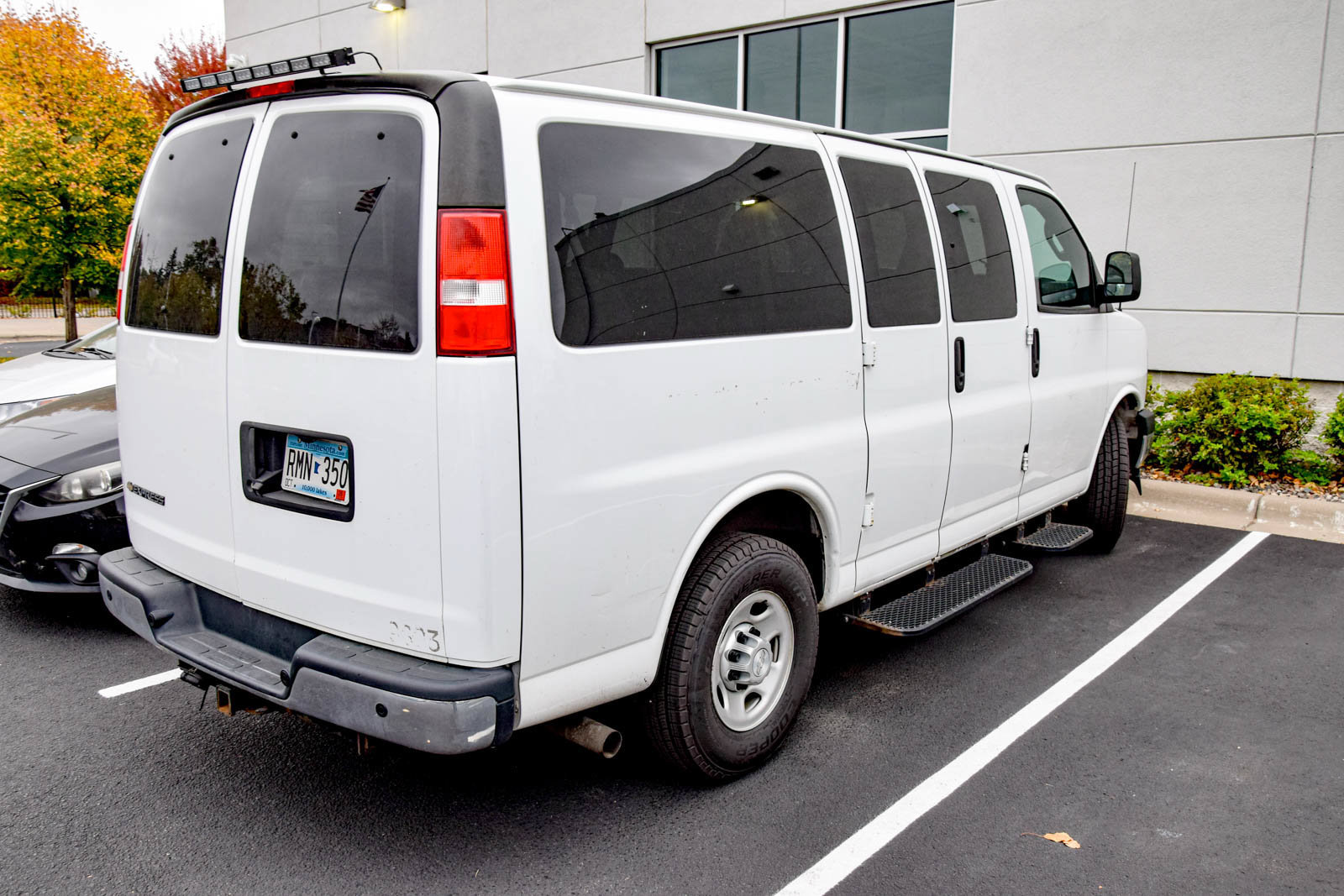 Used 2017 Chevrolet Express 3500 LS w/ Cold Climate Package RWD image 4