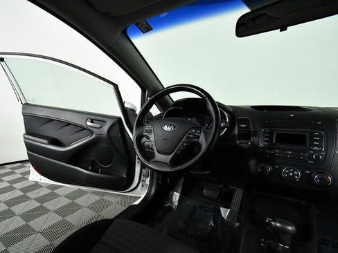 Used 2015 Kia Forte EX image 19
