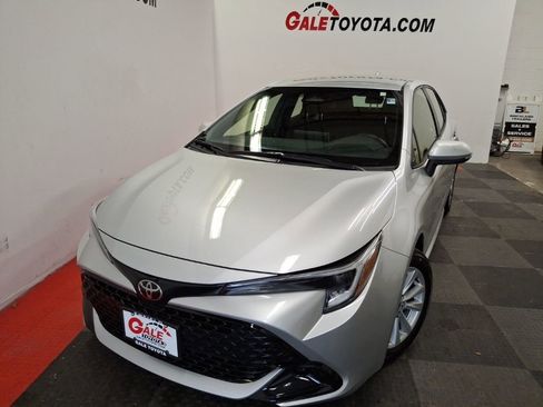 Used 2024 Toyota Corolla SE image 3