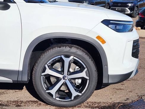 New 2026 Volkswagen Tiguan SE AWD/4WD image 28