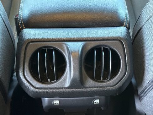 Used 2024 Jeep Wrangler Unlimited Sahara AWD/4WD image 20