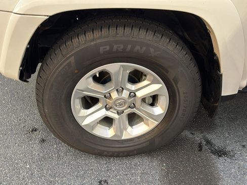 Certified 2019 Toyota 4Runner SR5 image 30