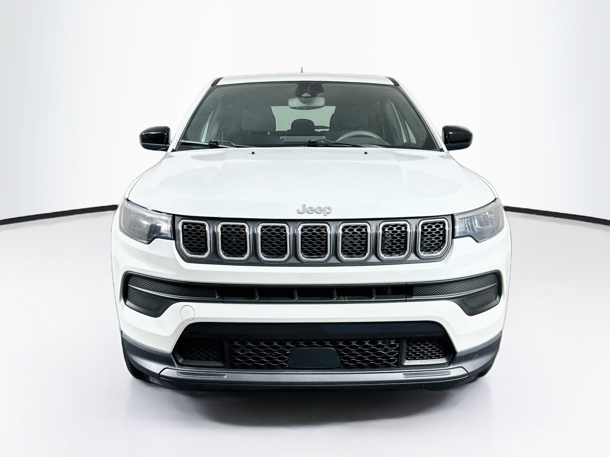 Used 2023 Jeep Compass Sport AWD/4WD image 2