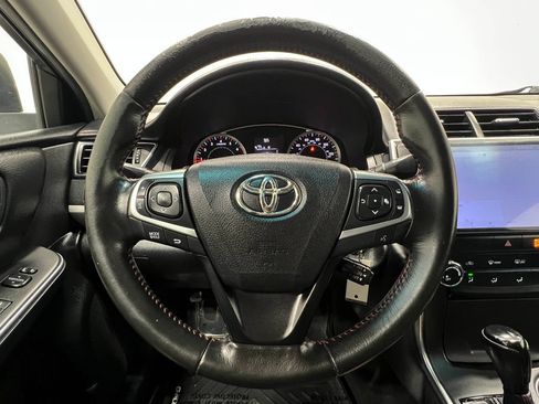 Used 2016 Toyota Camry SE FWD image 21
