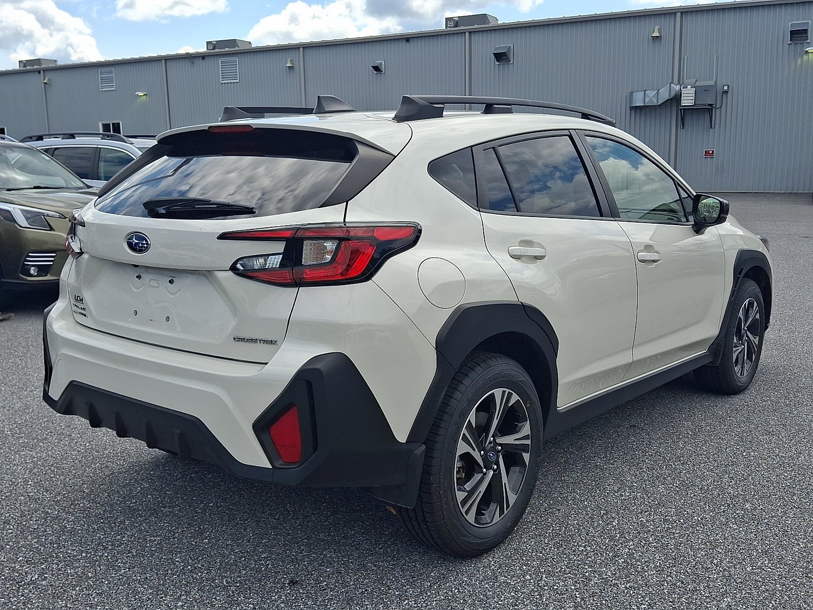Certified 2024 Subaru Crosstrek 2.0i Premium w/ Crosstrek Mirror Package AWD/4WD image 4