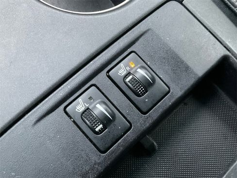 Used 2017 Toyota Camry XLE image 25