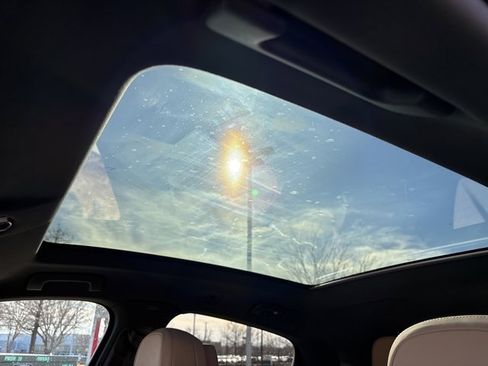 Used 2022 Porsche Cayenne Coupe image 17