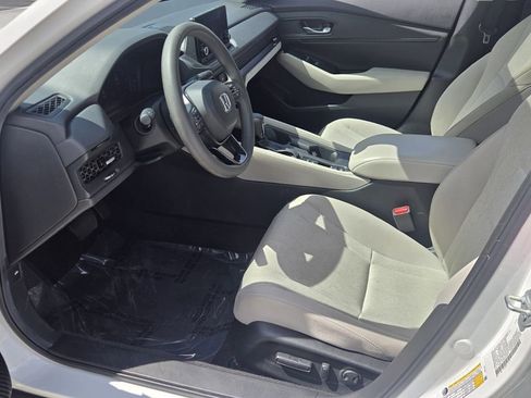 Certified 2025 Honda Accord SE image 10