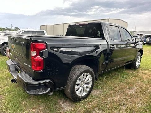 Used 2025 Chevrolet Silverado 1500 Custom RWD image 9