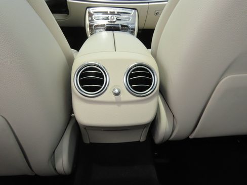 Used 2019 Mercedes-Benz E 300 image 20