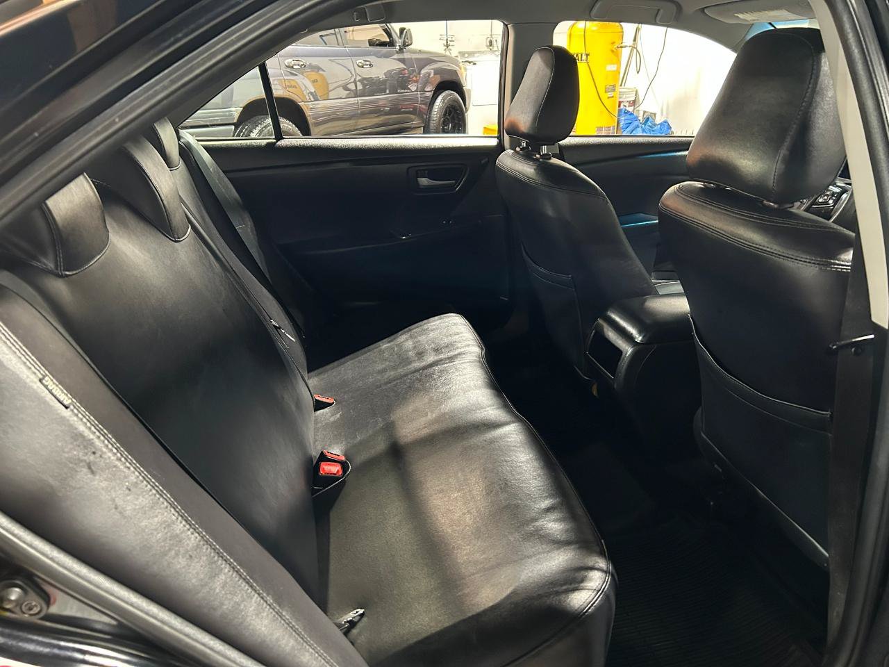 Used 2017 Toyota Camry LE FWD image 14