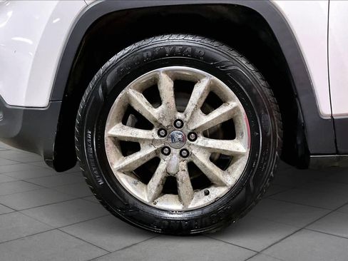 Used 2015 Jeep Cherokee Limited image 11