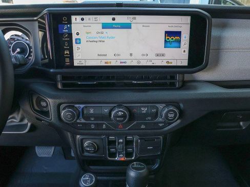 New 2025 Jeep Gladiator Sport image 14