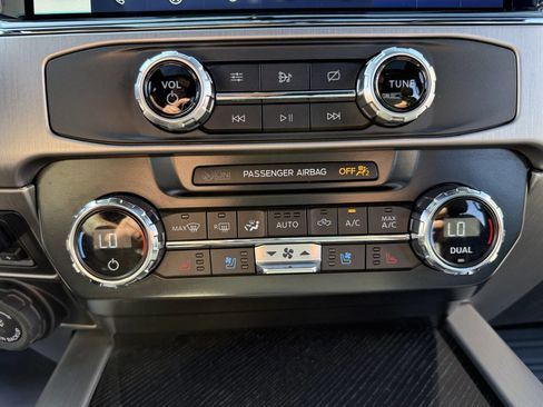 Used 2022 Ford F350 Platinum image 25