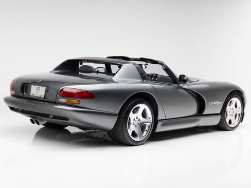 Used 2002 Dodge Viper RT/10 RWD image 15