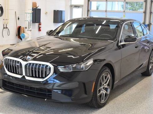 New 2027 BMW 530i xDrive w/ Premium Package AWD/4WD image 9