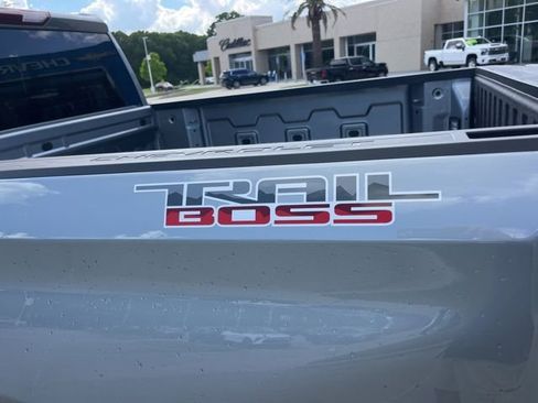 New 2026 Chevrolet Silverado 1500 Custom Trail Boss w/ LPO, Dark Essentials Package AWD/4WD image 5