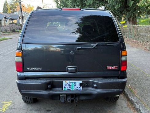 Used 2004 GMC Yukon Denali image 5