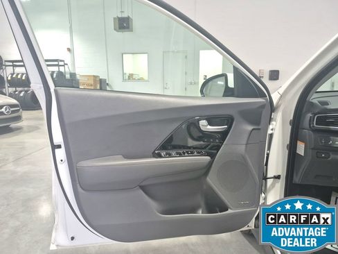Used 2019 Kia Niro EX w/ EX Premium Package image 19