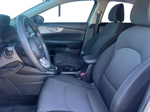 Used 2024 Kia Forte LXS FWD image 9