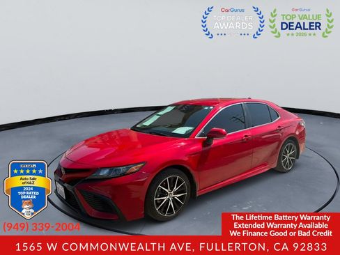 Used 2023 Toyota Camry SE w/ Convenience Package FWD image 4