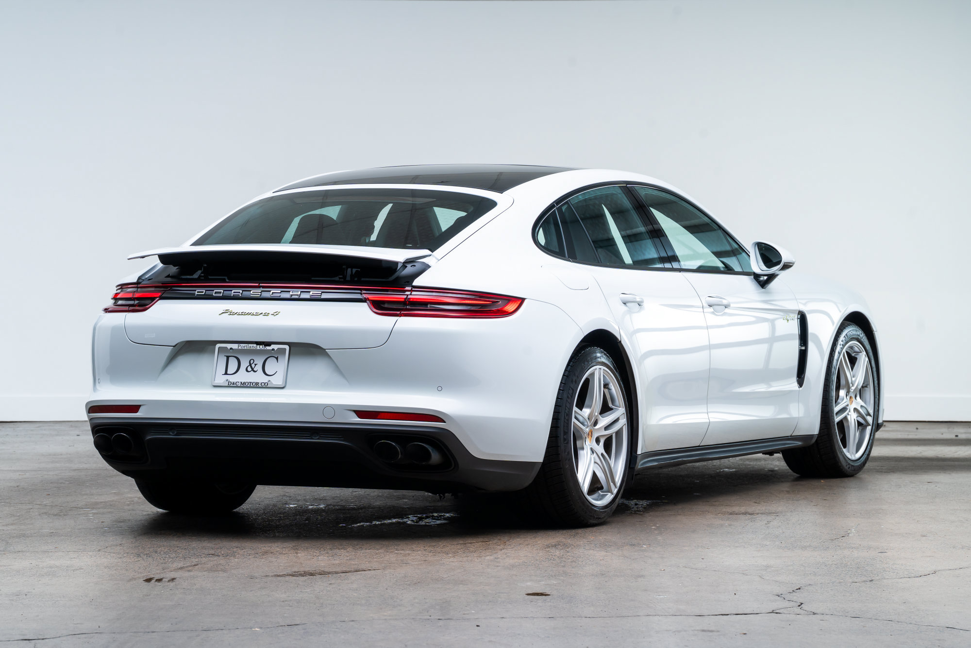 Used 2018 Porsche Panamera 4 AWD/4WD image 7
