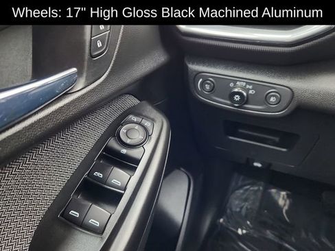 Used 2021 Chevrolet TrailBlazer LT image 35