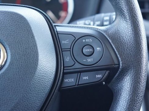 Used 2025 Toyota RAV4 XLE FWD image 23