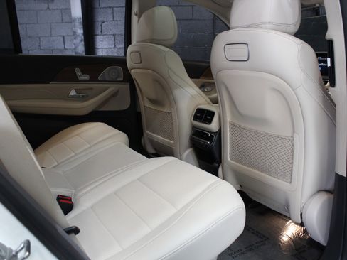 Used 2020 Mercedes-Benz GLS 450 4MATIC image 54