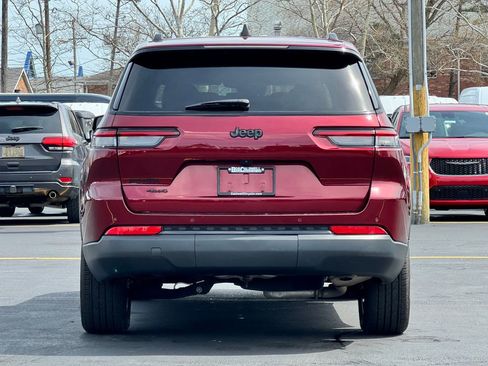 Used 2023 Jeep Grand Cherokee L Laredo image 6