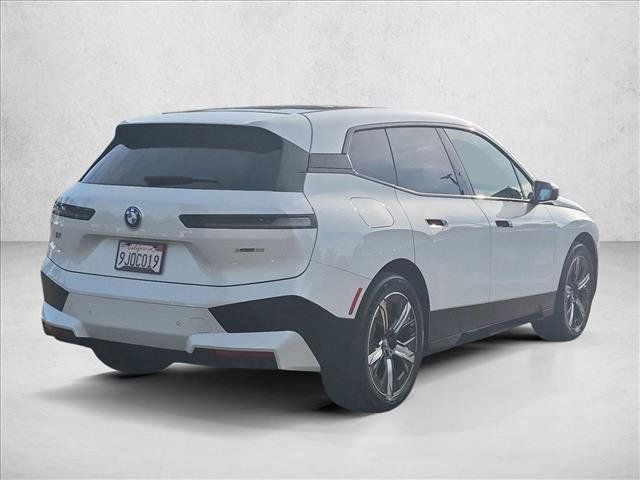 Certified 2024 BMW iX xDrive50 w/ Premium Package AWD/4WD image 5