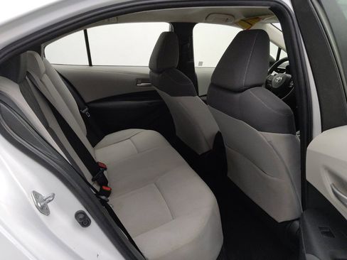 Used 2020 Toyota Corolla LE image 19