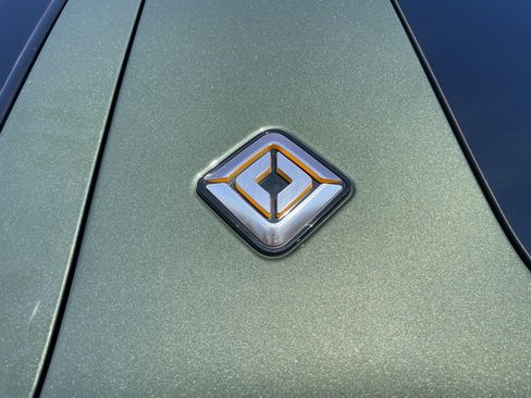 Used 2025 Rivian R1S Premium image 41