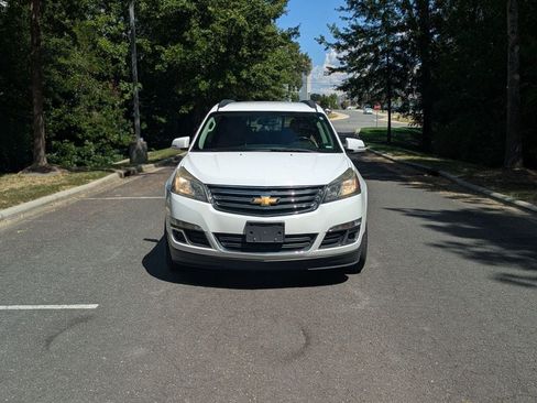 Used 2017 Chevrolet Traverse LT AWD/4WD image 3