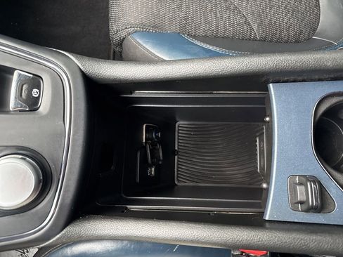 Used 2015 Chrysler 200 S w/ Comfort Group image 16