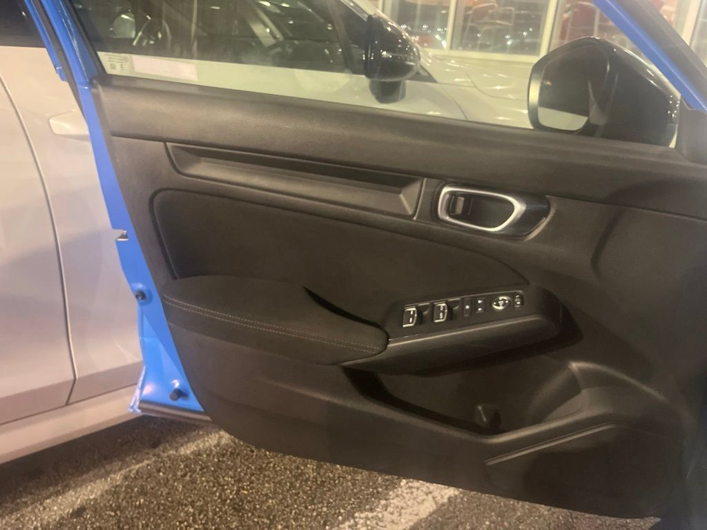 Used 2023 Honda Civic Sport image 5