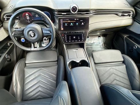 Certified 2024 Maserati Grecale Trofeo image 15