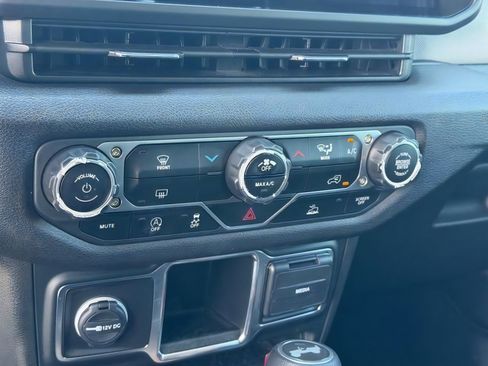 Used 2024 Jeep Wrangler Unlimited Sport AWD/4WD image 27