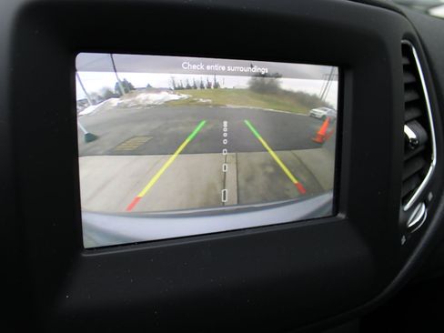 Used 2019 Jeep Compass Latitude w/ Popular Equipment Group image 24