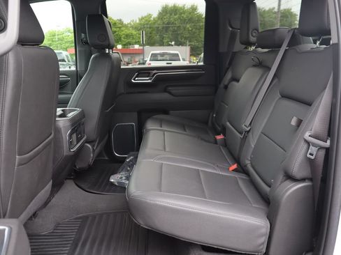 Used 2024 Chevrolet Silverado 3500 LTZ w/ LTZ Convenience Package AWD/4WD image 19