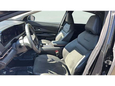 Used 2024 Nissan Ariya FWD image 11