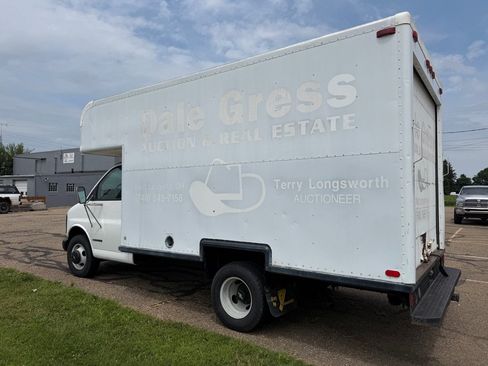 Used 1998 Chevrolet Express 3500 RWD image 7
