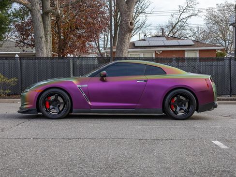 Used 2010 Nissan GT-R Premium image 20