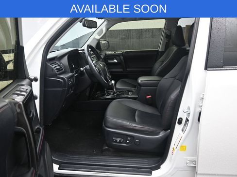 Used 2019 Toyota 4Runner TRD Off-Road Premium AWD/4WD image 9