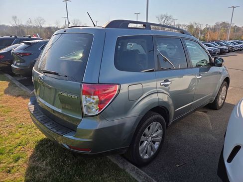 Used 2011 Subaru Forester 2.5X Limited w/ Popular Equipment Group 5A image 4