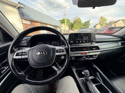 Used 2021 Kia Telluride LX FWD image 4