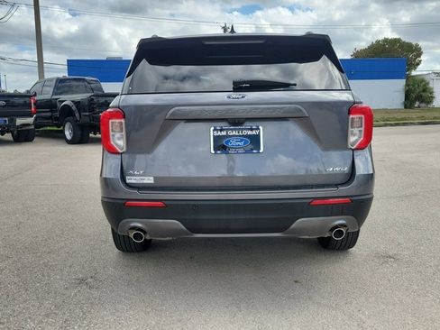 Certified 2022 Ford Explorer XLT w/ Equipment Group 202A image 5