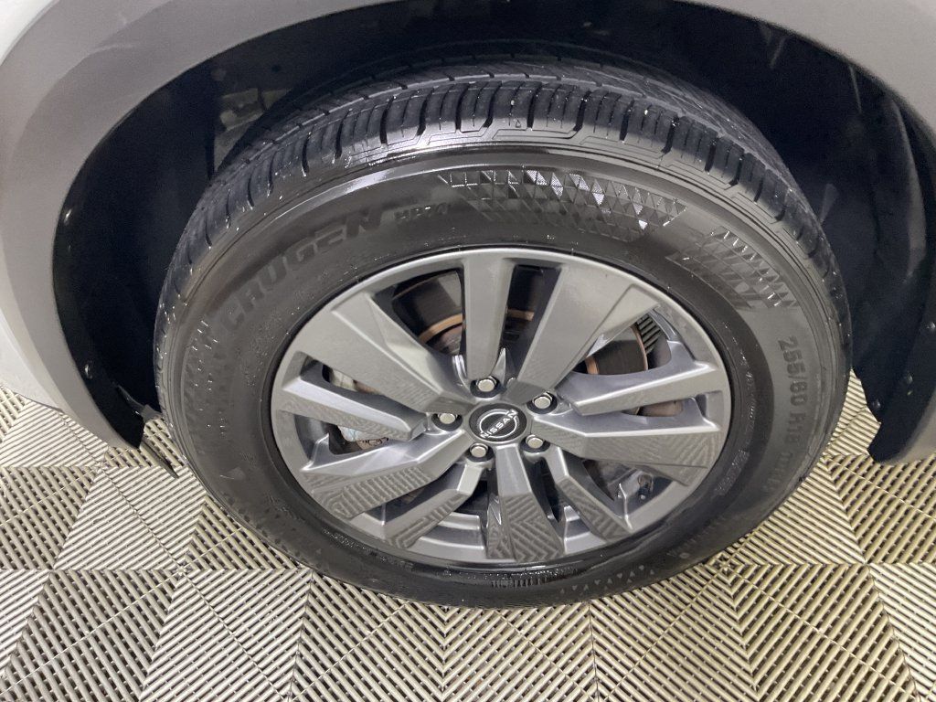 Used 2025 Nissan Pathfinder SV AWD/4WD image 5