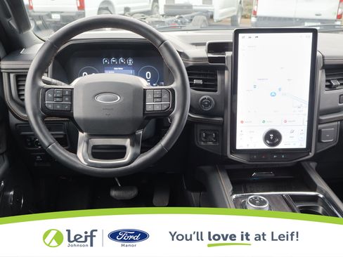 Used 2023 Ford Expedition Platinum image 24