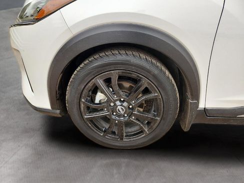 Used 2023 Nissan Kicks SR w/ SR Premium Package image 23